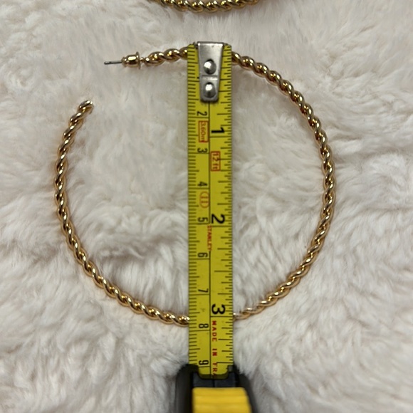 A New Day Large Gold Hoop Earrings NWOT - Picture 4 of 5